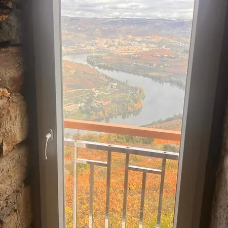 בית נופש Cozy House With Douro View למאגו